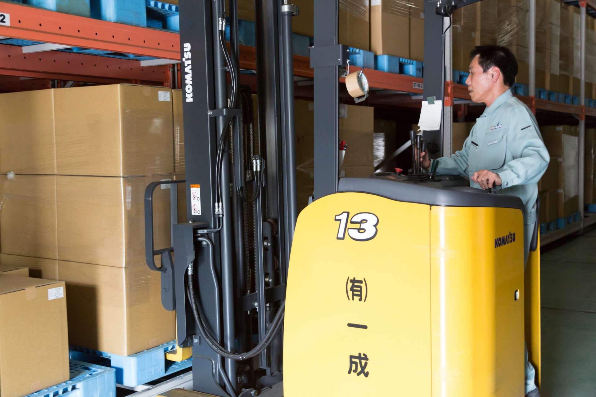 フォークリフト操縦作業の様子